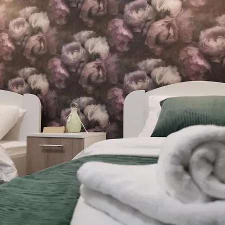 Hills Afrodita Moon Lägenhet