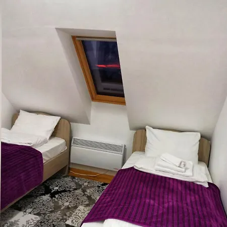 Hills Afrodita Moon * זלאטיבור