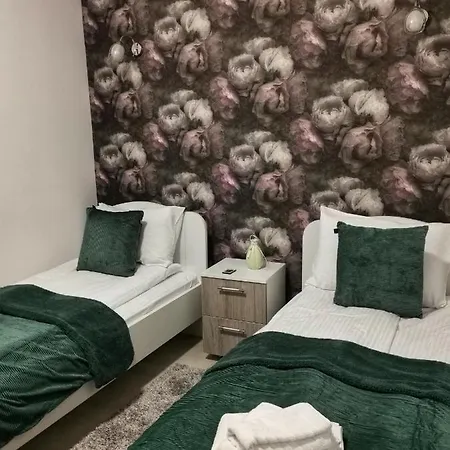 Hills Afrodita Moon * זלאטיבור