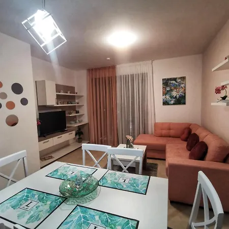 Hills Afrodita Moon Lägenhet *