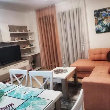 Hills Afrodita Moon Lägenhet *